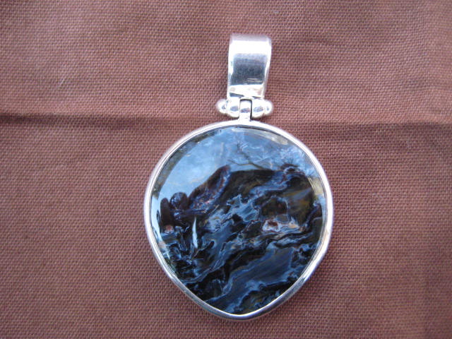 Pietersite Pendant helps you soar Spirituality 2199